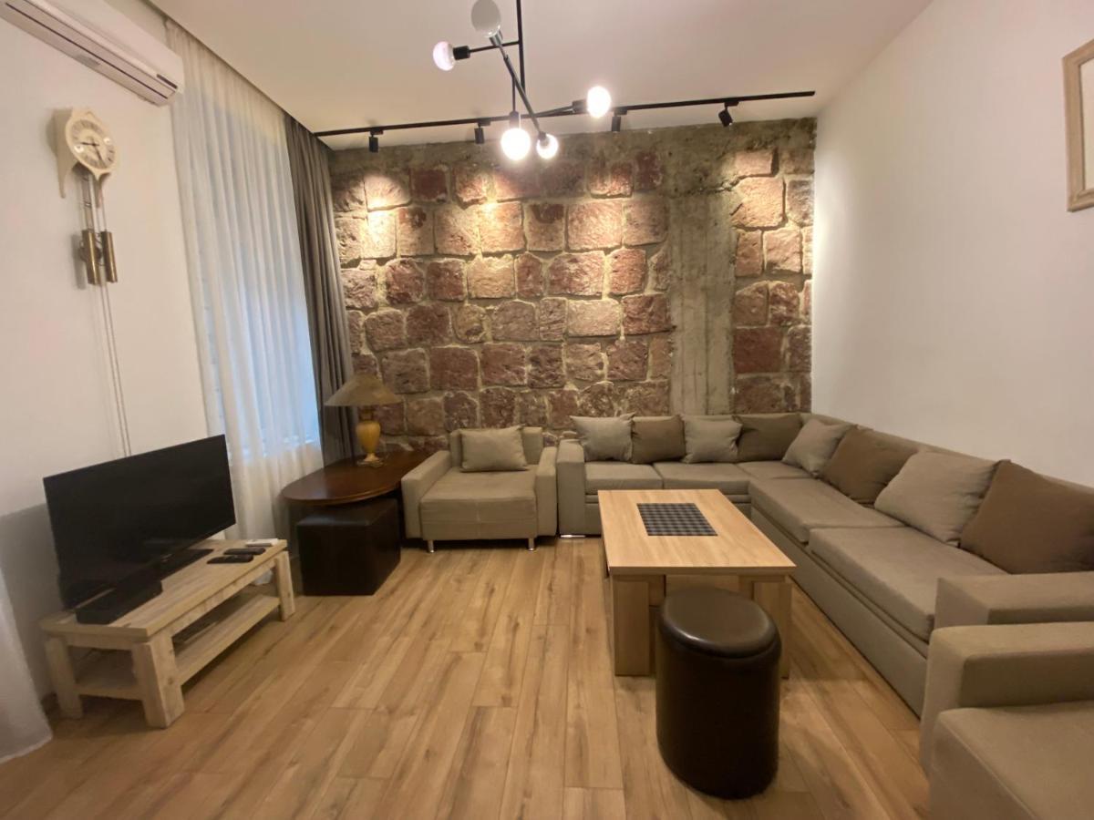 Nice Loft On Uznadze Street Tbilisi Ngoại thất bức ảnh