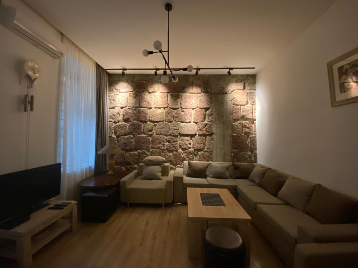Nice Loft On Uznadze Street Tbilisi Ngoại thất bức ảnh