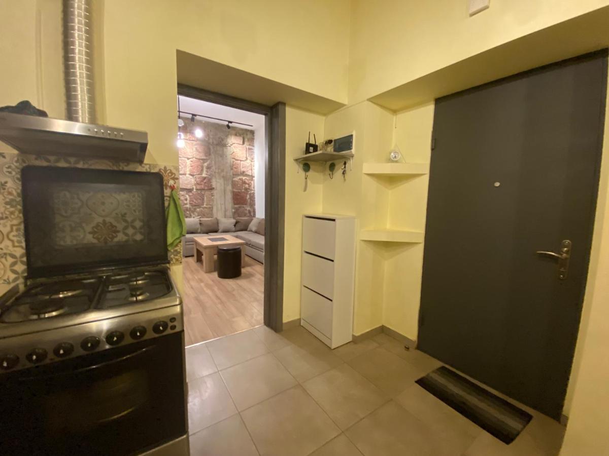 Nice Loft On Uznadze Street Tbilisi Ngoại thất bức ảnh
