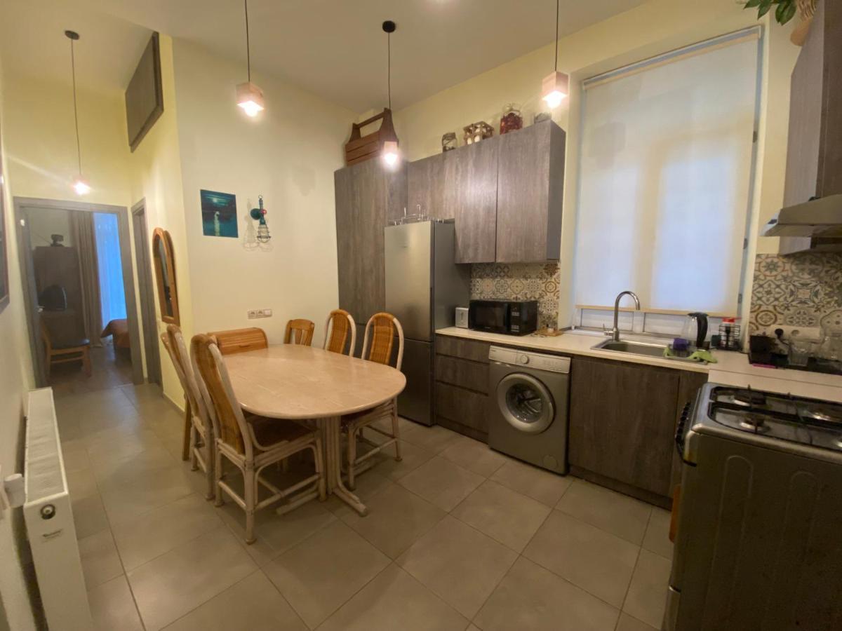 Nice Loft On Uznadze Street Tbilisi Ngoại thất bức ảnh
