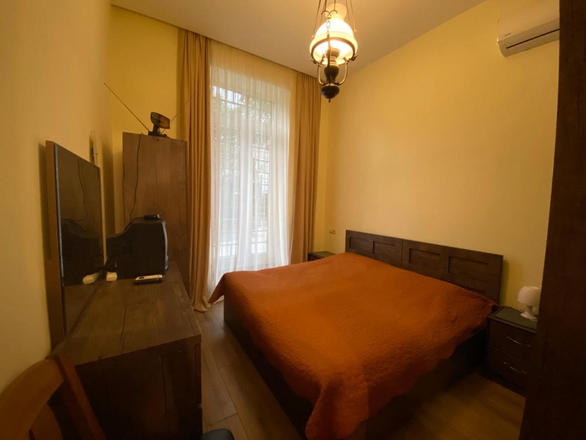 Nice Loft On Uznadze Street Tbilisi Ngoại thất bức ảnh